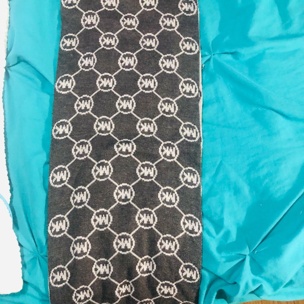 🌺Micheal kors unisex scarf